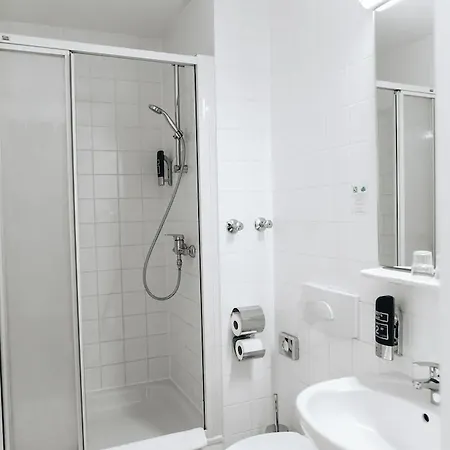 Otel 